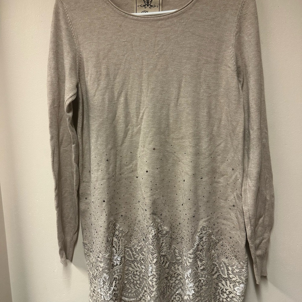 Fleur de Lis‎ Collection Taupe Long Sleeve Top